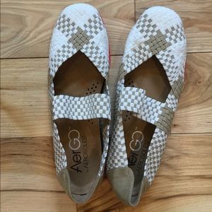 Aerosoles White/Pink Elastic Sandals